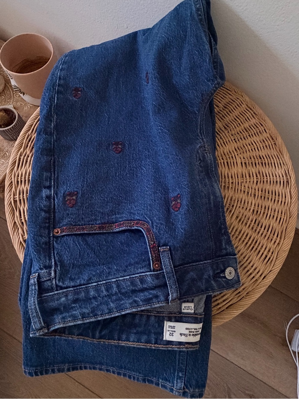 Abercrombie & Fitch High Rise 90s Relaxed Floral Embroidered Jeans 32R